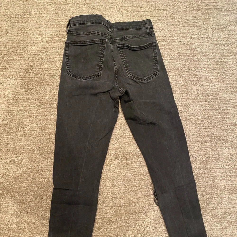 Topshop Jamie Jeans With Rips - Picture 2 of 3